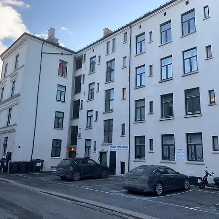 Cozy 15 M2 In The Center Leilighet